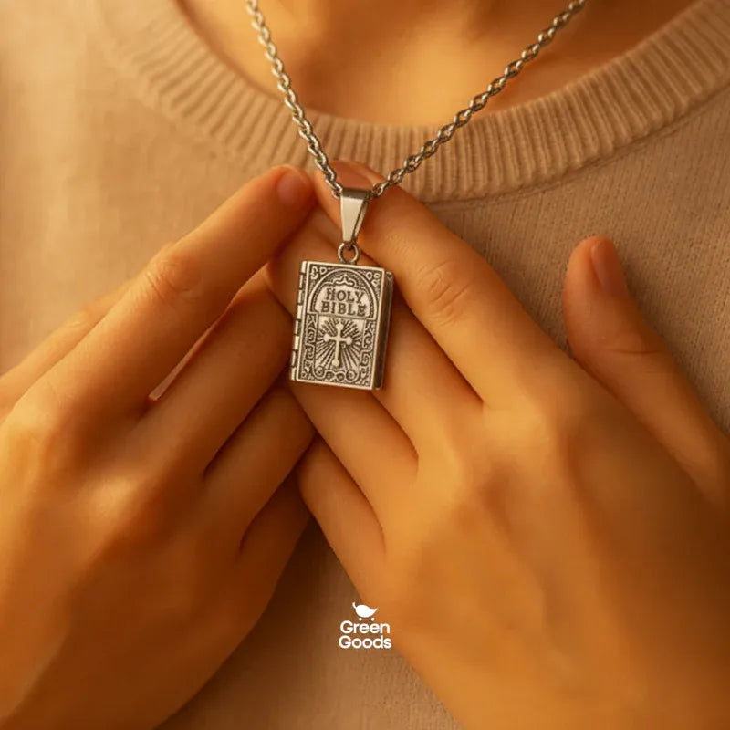 Collar Grabado con El Padre Nuestro – Lleva tu Fé siempre contigo