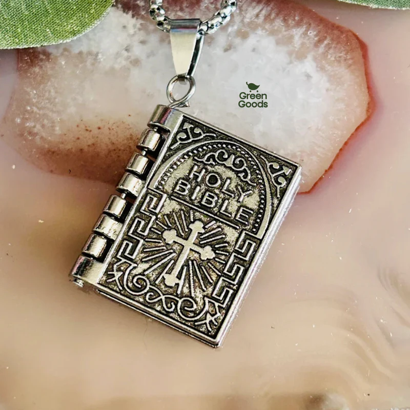 Collar Grabado con El Padre Nuestro – Lleva tu Fé siempre contigo